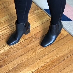 Cute Bandolino mid-heel ankle boots!!!